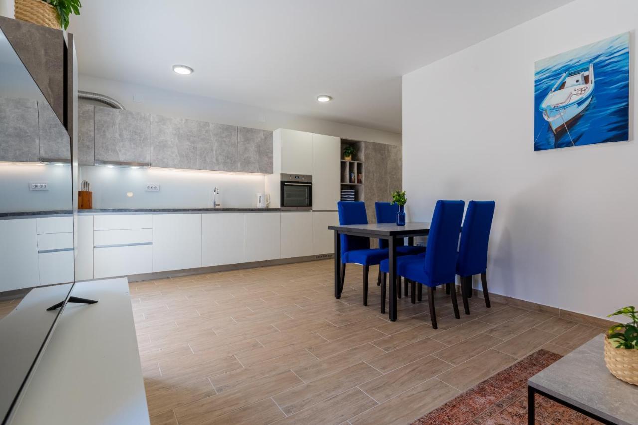 Apartment Blue Monstera Cres Luaran gambar